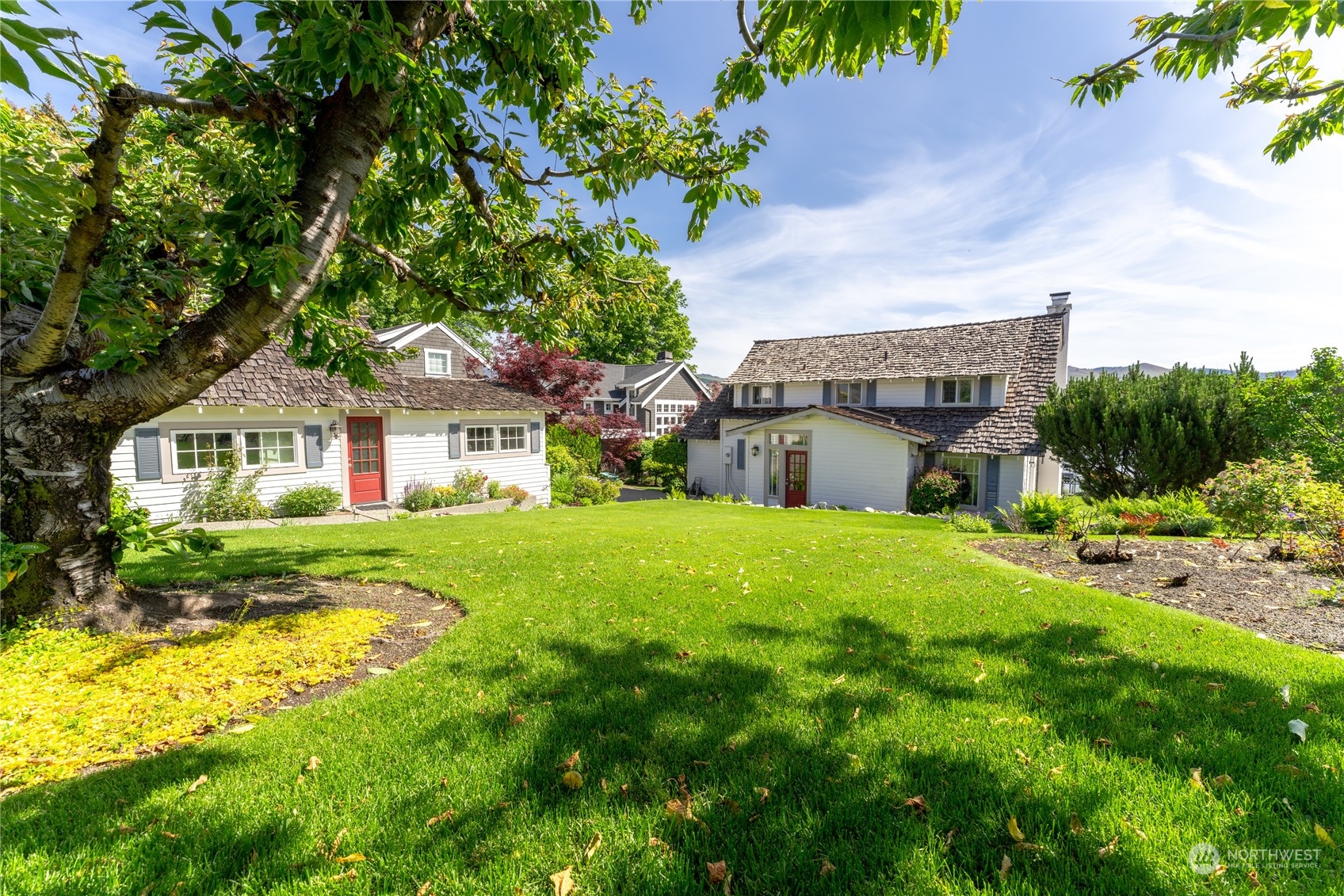 88 Minneapolis Beach Road Chelan, WA 98816 - Photo 4 of 40 Gallery Image 4