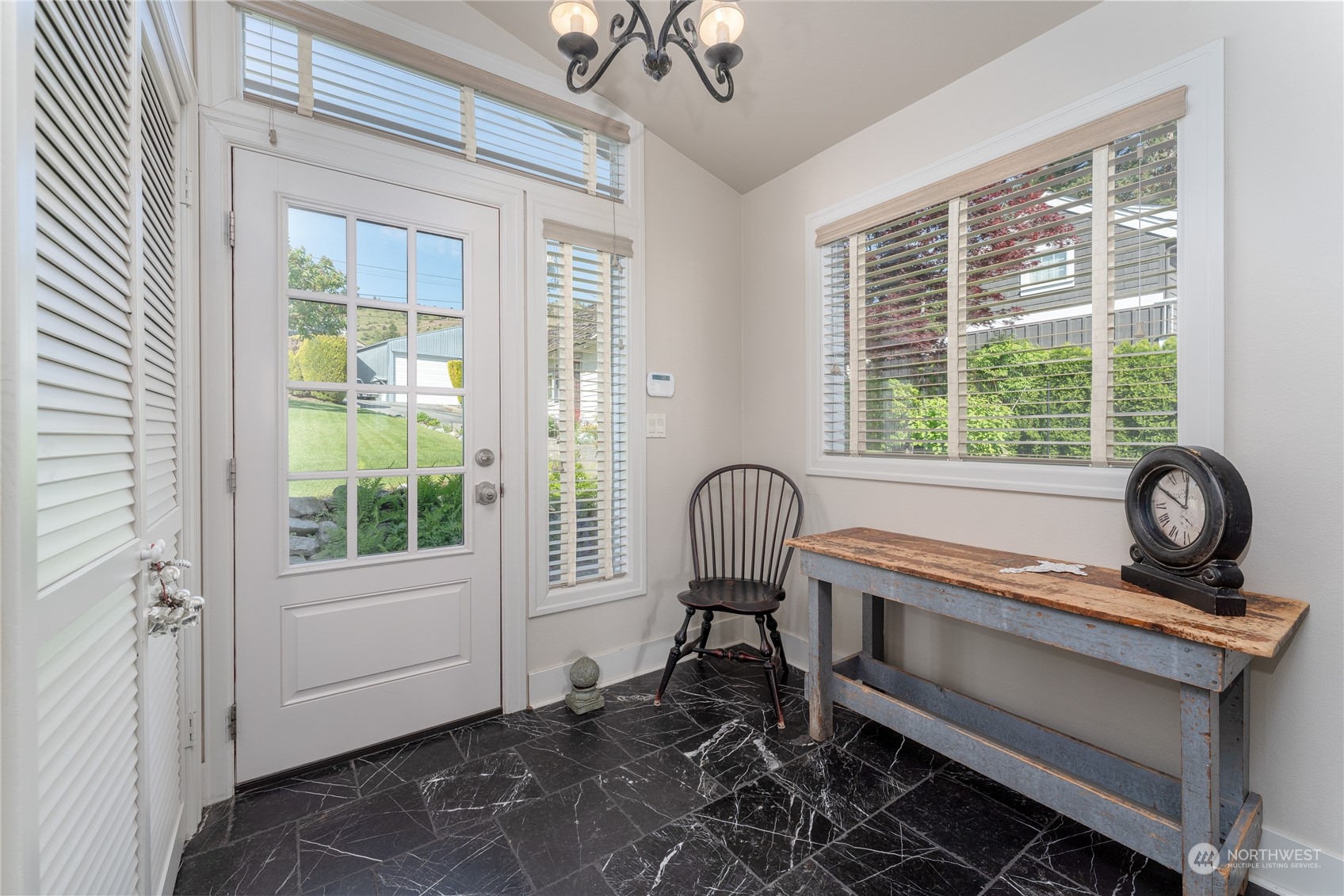 88 Minneapolis Beach Road Chelan, WA 98816 - Photo 7 of 40 Gallery Image 7