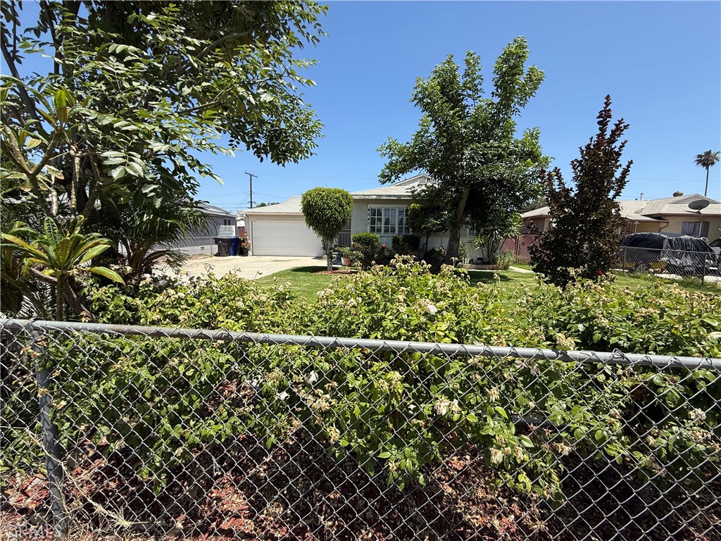 4547 Jones Avenue Riverside, CA 92505 - Photo 2 of 43