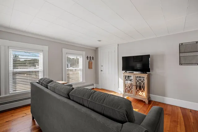 $2,550 | 21 B Portsmouth Avenue, Exeter, NH 03833