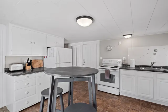 $2,550 | 21 B Portsmouth Avenue, Exeter, NH 03833