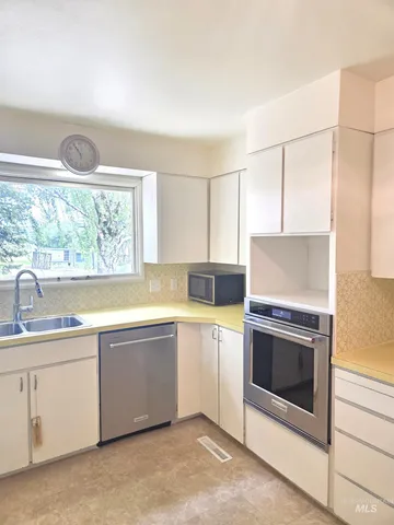 $649,900 | 6302 Sand Road, Pullman, WA 99163