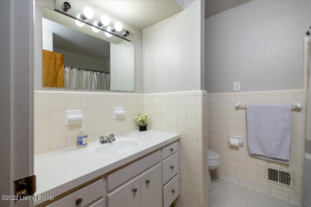 2409 Branning Road Louisville, KY 40222 - Photo 20 of 48 19-FullRes-19