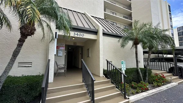 $275,000 | 3400 Cove Cay Drive, Unit 4E, Clearwater, FL 33760