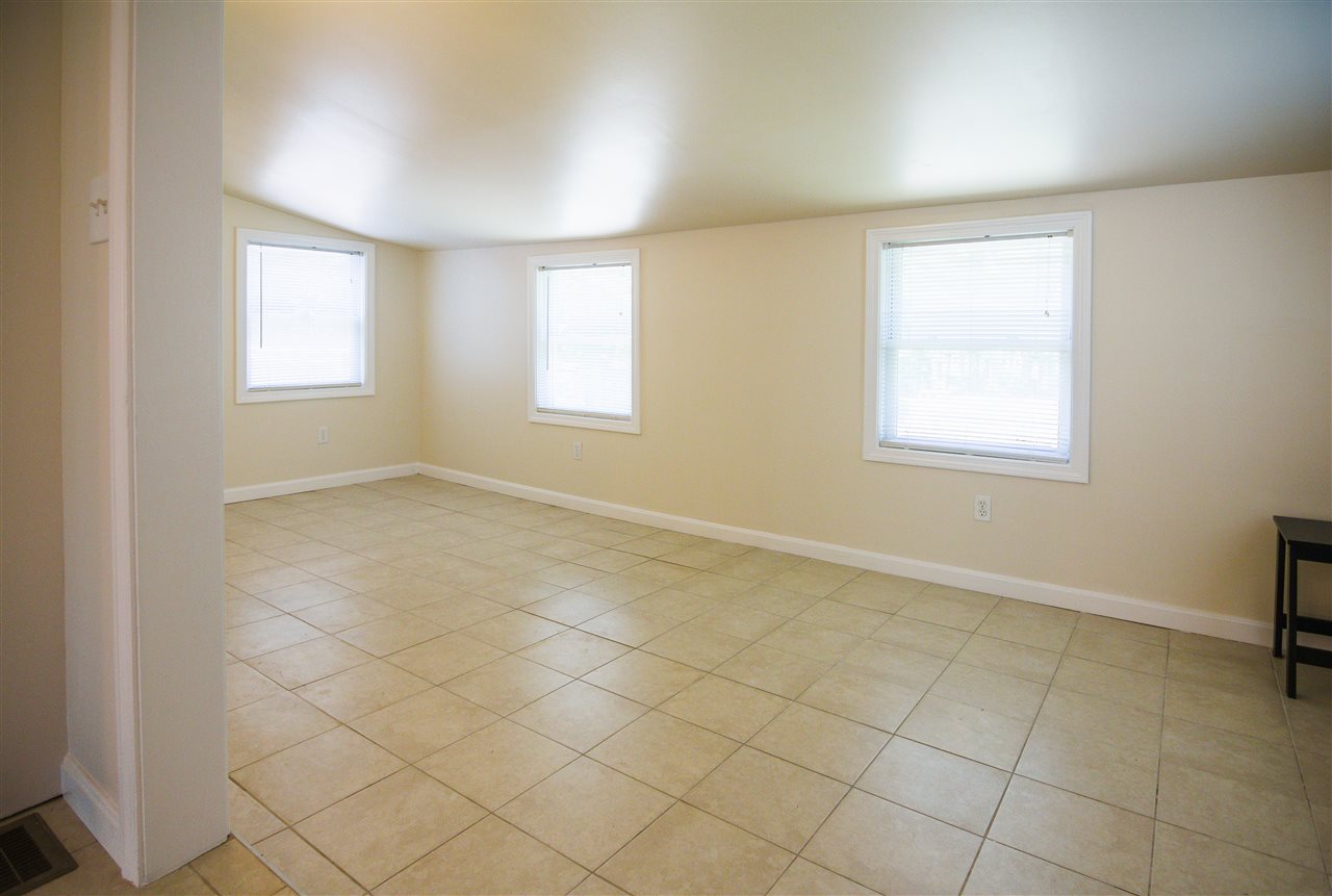 15 Kendall Pond Road, Unit B Londonderry, NH 03053 - Photo 11 of 25