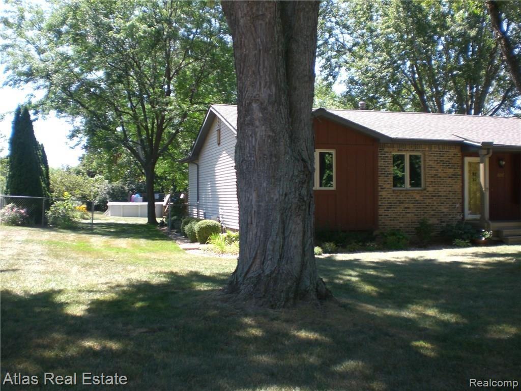 8042 Burleigh Road Grand Blanc, MI 48439 - Photo 52 of 57 8042Burleigh Grand Blanc (61).JPG