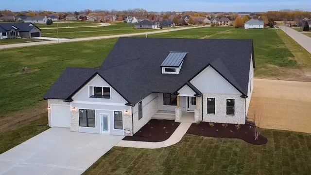 $749,990 | 1S980 Deerpath Road, Batavia, IL 60510