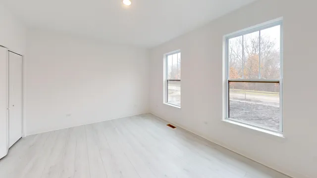 $749,990 | 1S980 Deerpath Road, Batavia, IL 60510