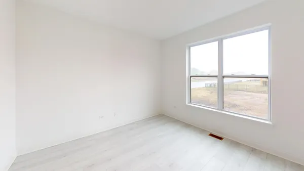 a picture of a lake view