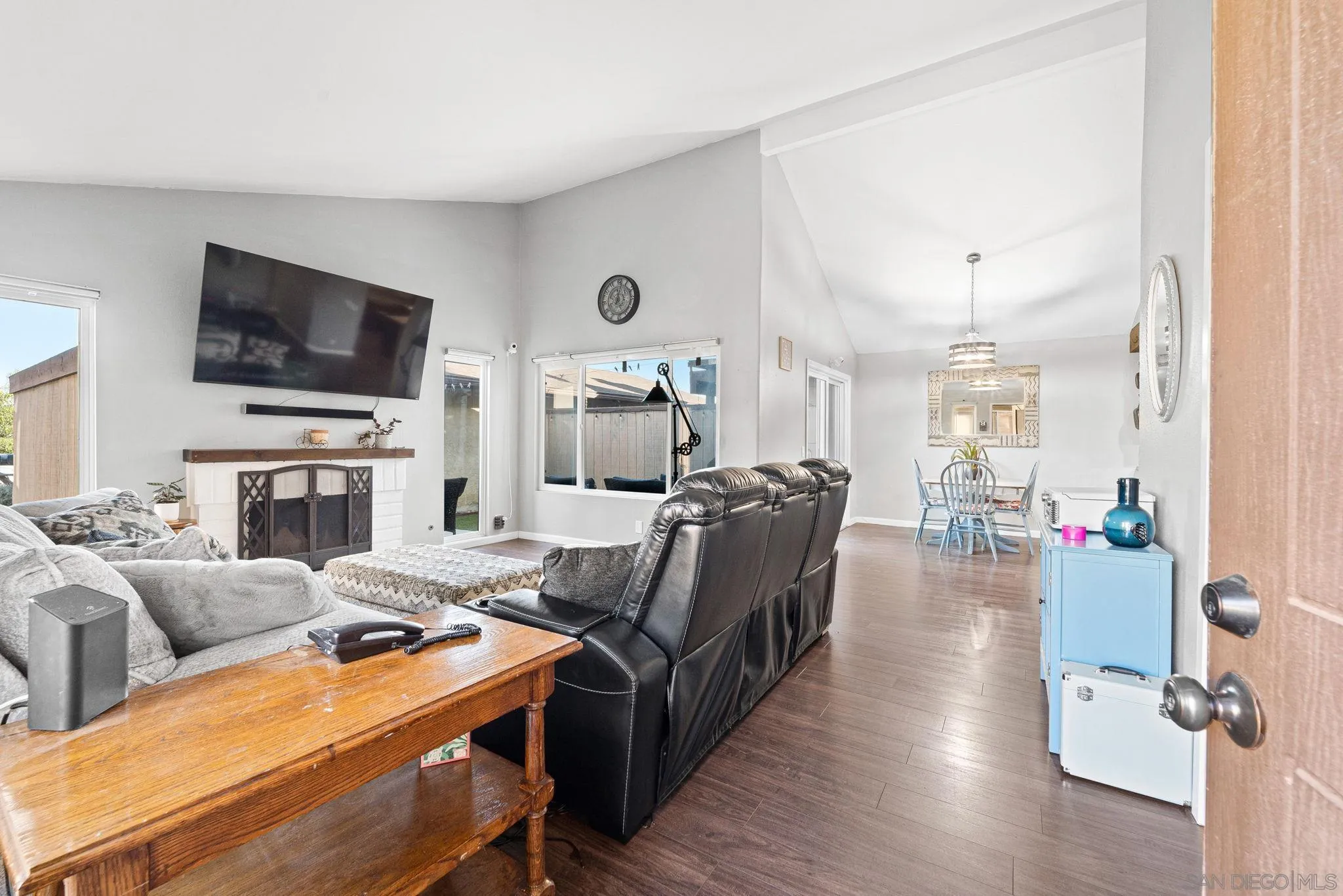 2365 Apricot Tree Lane Spring Valley, CA 91977 - Photo 4 of 39 Gallery Image 4