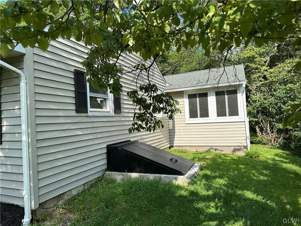 120 Hemlock Road Stroudsburg, PA 18360 - Photo 4 of 25 Gallery Image 4