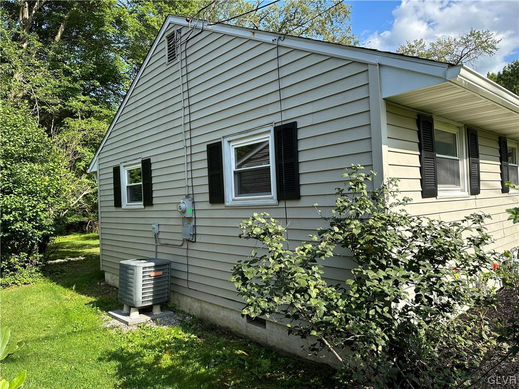 120 Hemlock Road Stroudsburg, PA 18360 - Photo 5 of 25 Gallery Image 5