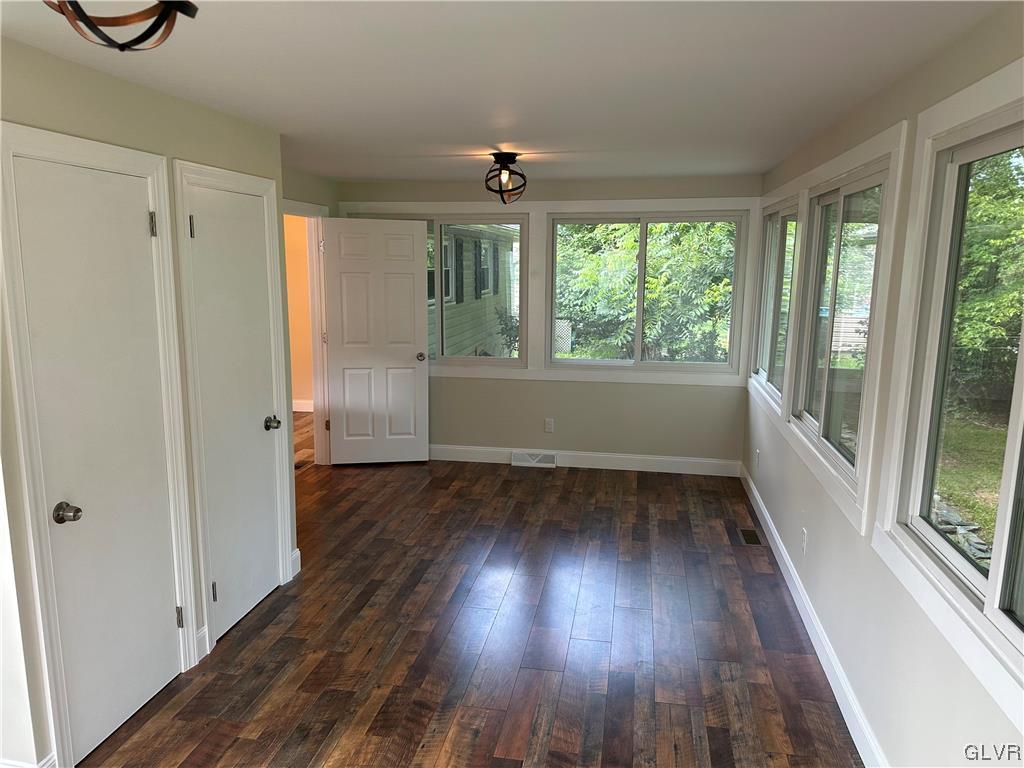 120 Hemlock Road Stroudsburg, PA 18360 - Photo 7 of 25 Gallery Image 7
