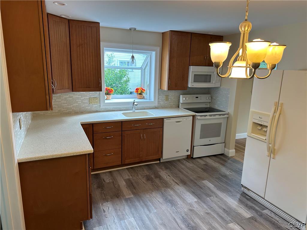 120 Hemlock Road Stroudsburg, PA 18360 - Photo 9 of 25 Gallery Image 9