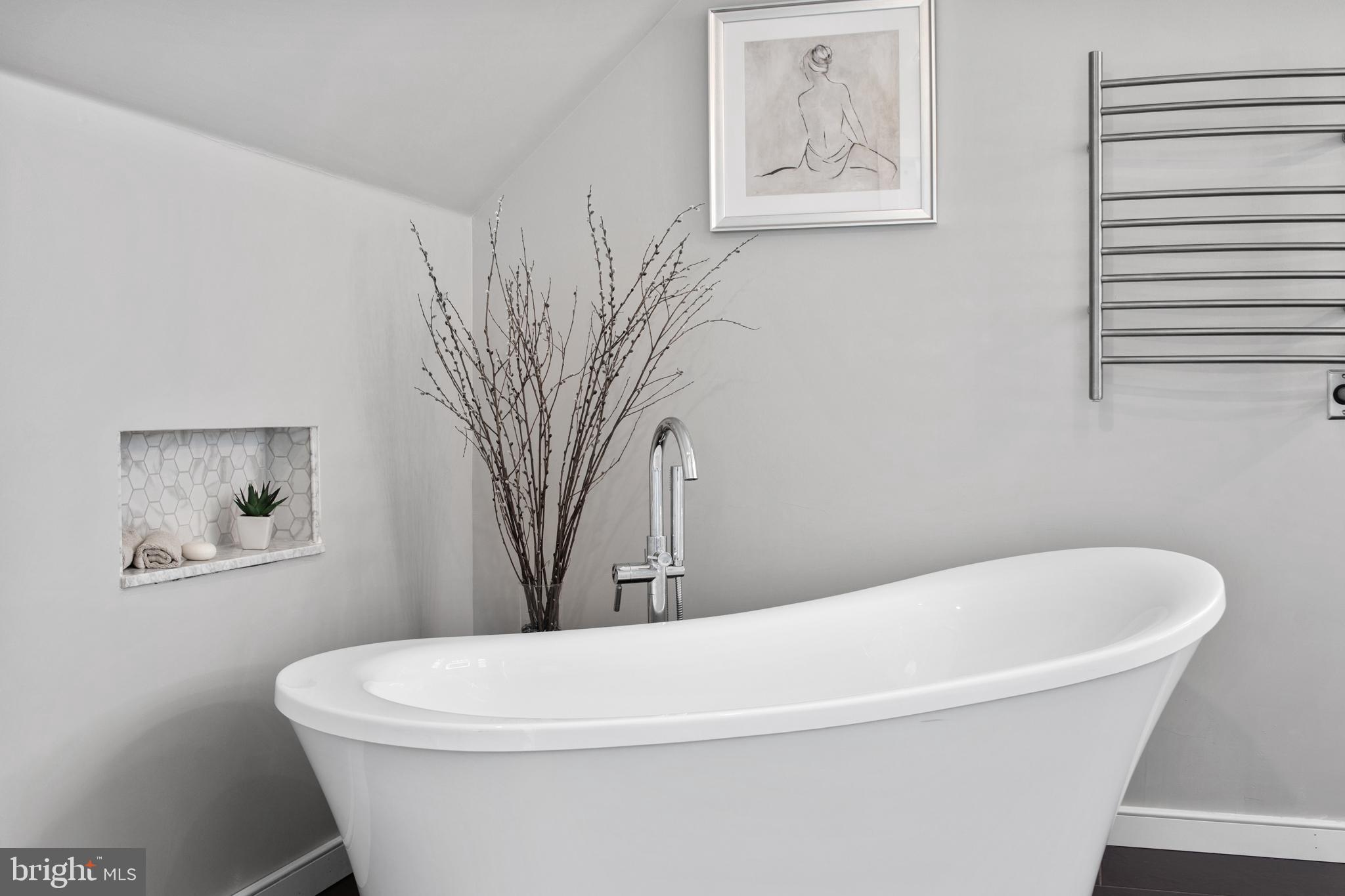 2280 Nottinghamshire Road Furlong, PA 18925 - Photo 46 of 62 Primary Bath Free Standing Spa Tub