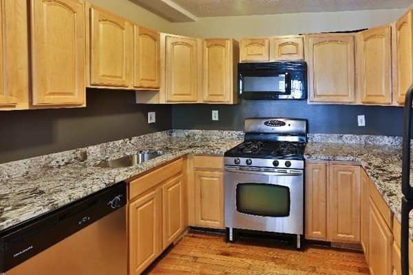 5 Everett Court Boston, MA 02128 - Photo 1 of 9