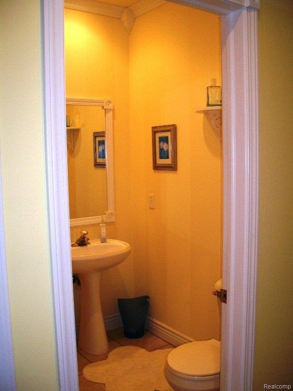 3760 17 Mile Road Sterling Heights, MI 48310 - Photo 20 of 25 half bath