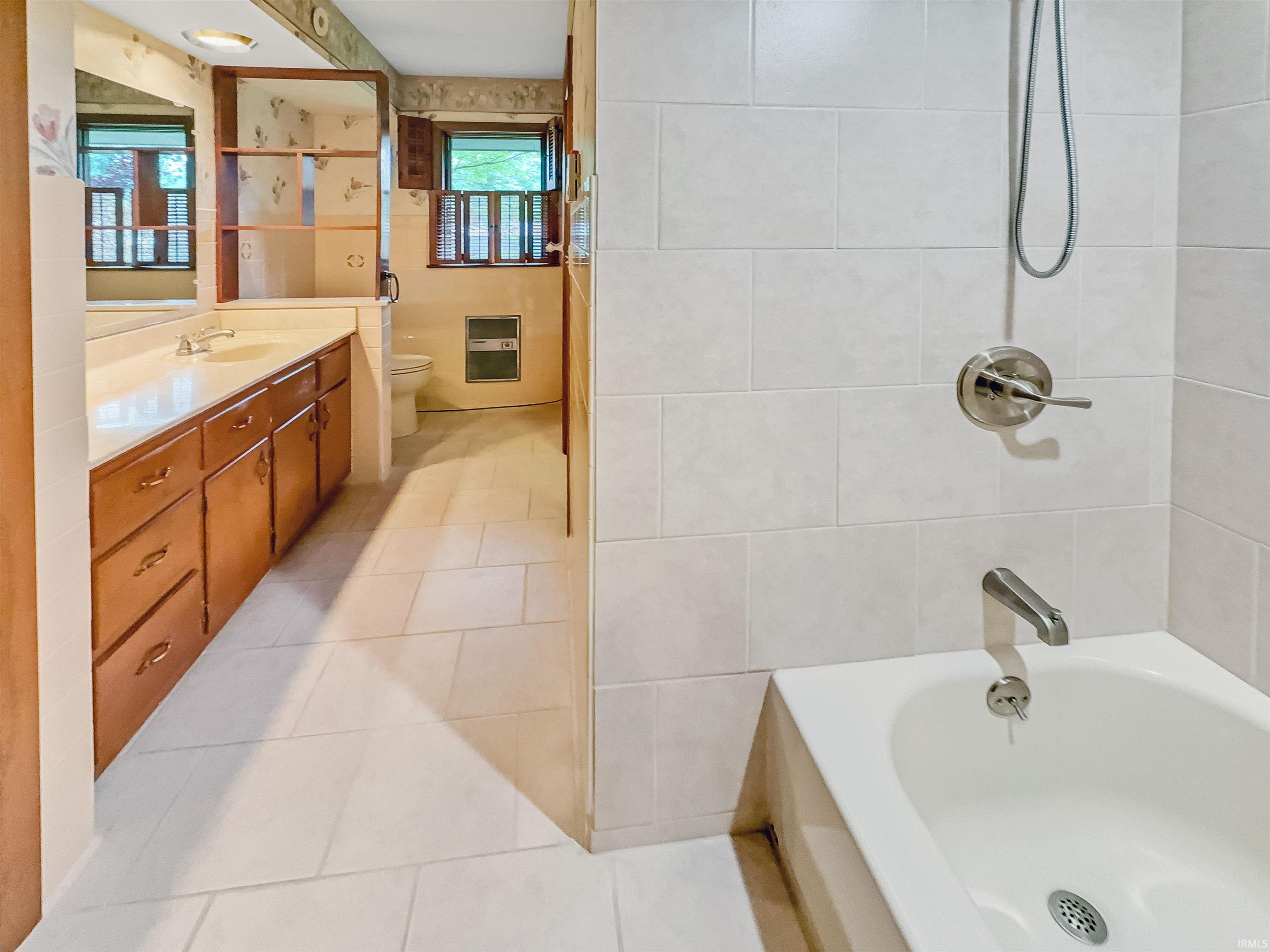 223 Reyling Drive Jasper, IN 47546 - Photo 15 of 32