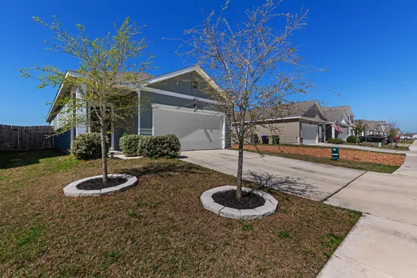 $1,950 | 509 Redfish Lane, Hutto, TX 78634