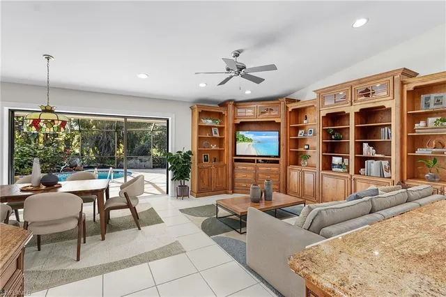 $899,000 | 2377 Kings Lake Boulevard, Naples, FL 34112
