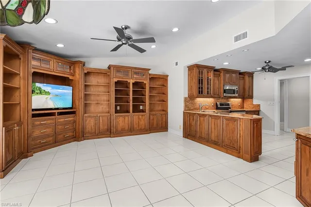 $899,000 | 2377 Kings Lake Boulevard, Naples, FL 34112