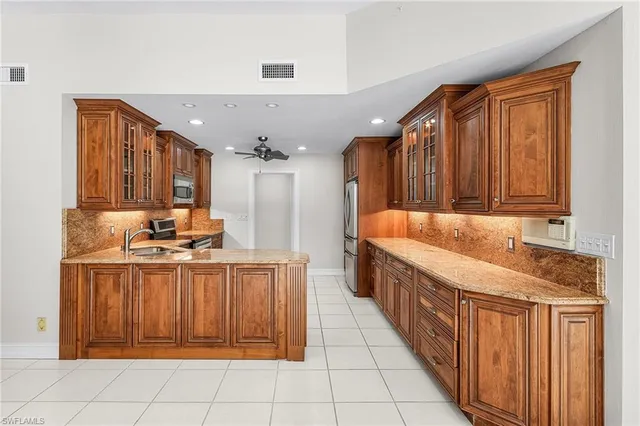 $899,000 | 2377 Kings Lake Boulevard, Naples, FL 34112