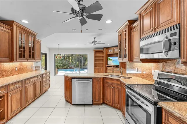 $899,000 | 2377 Kings Lake Boulevard, Naples, FL 34112