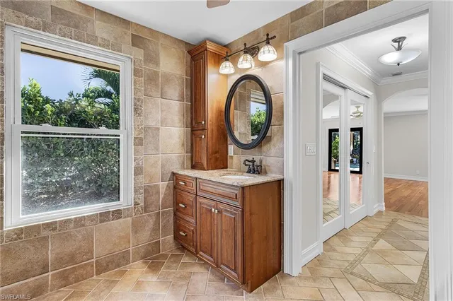 $899,000 | 2377 Kings Lake Boulevard, Naples, FL 34112