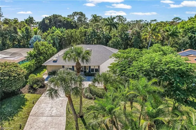 $899,000 | 2377 Kings Lake Boulevard, Naples, FL 34112