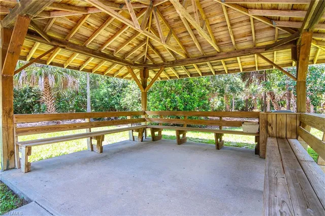 $899,000 | 2377 Kings Lake Boulevard, Naples, FL 34112