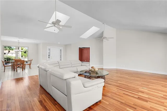 $829,900 | 2377 Kings Lake Boulevard, Naples, FL 34112