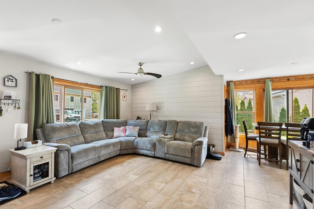 9 Hodgkins Road Rockport, MA 01966 - Photo 6 of 37 Gallery Image 6
