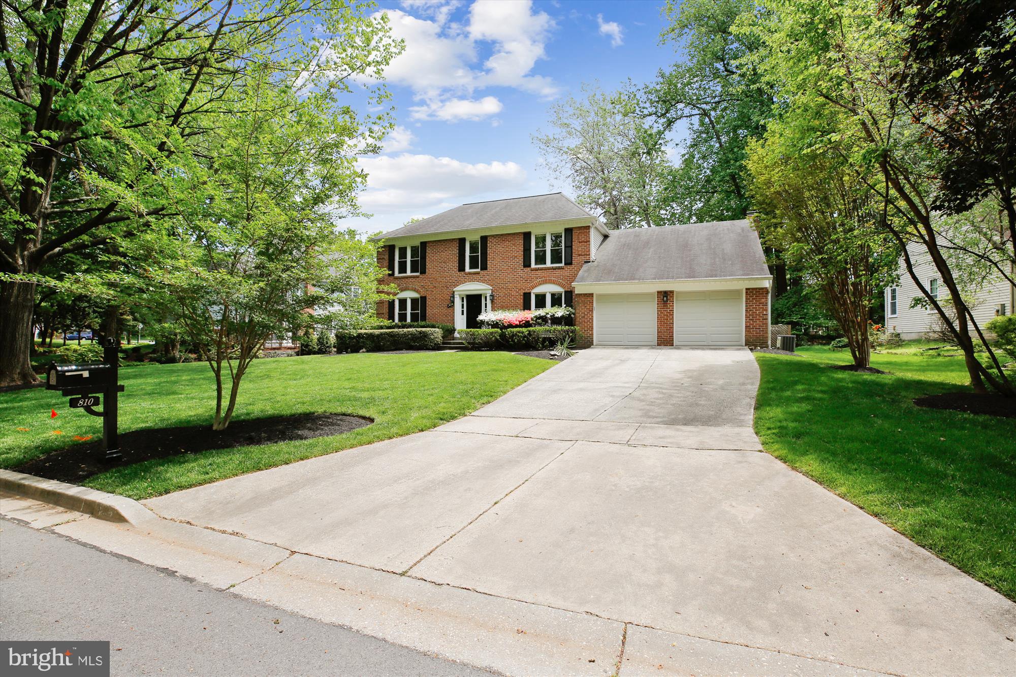 810 Bromley Street Silver Spring, MD 20902 - Photo 2 of 44 Driveway / 2 Car Garage