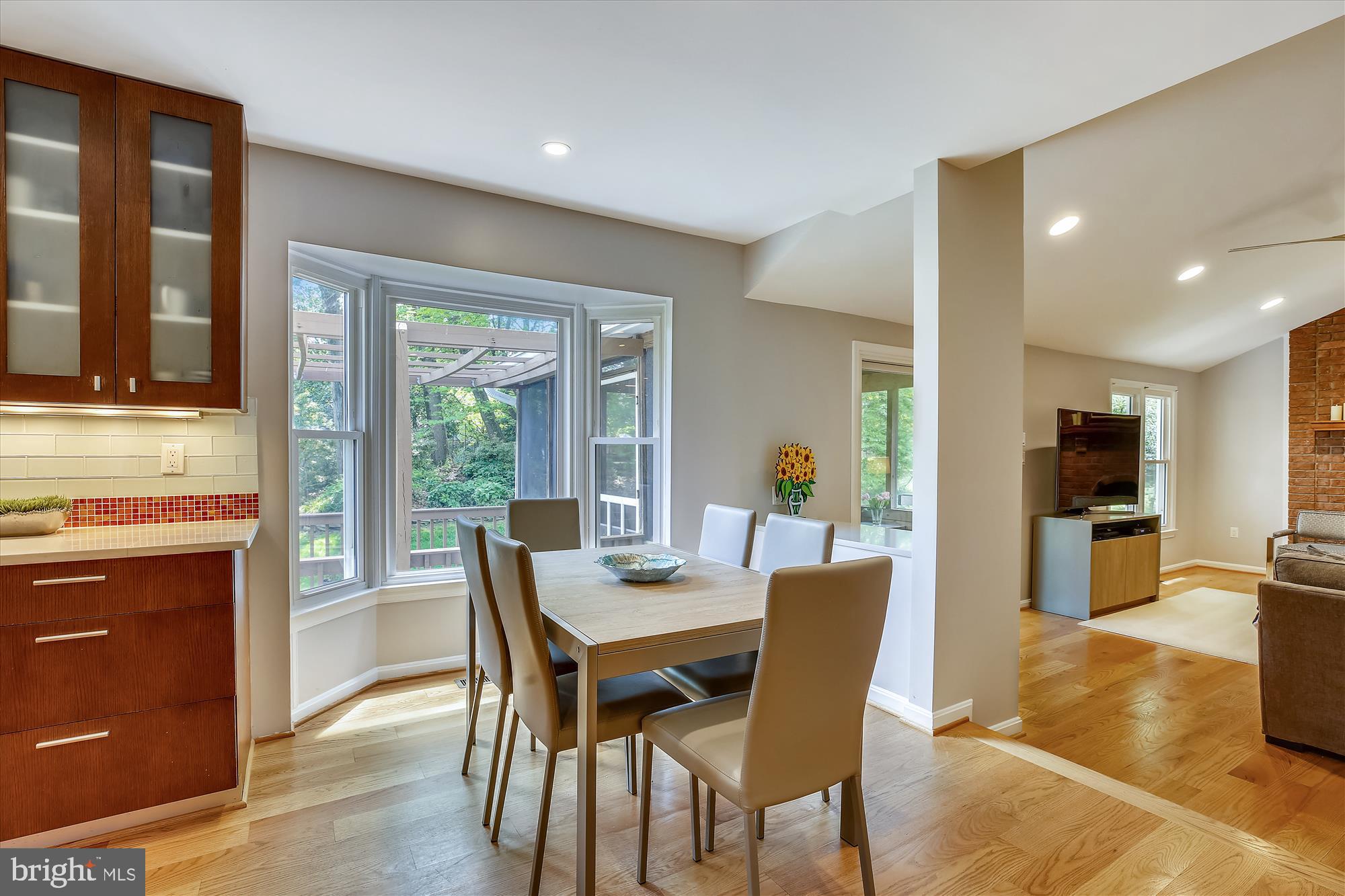 810 Bromley Street Silver Spring, MD 20902 - Photo 13 of 44 Kitchen / Table Space