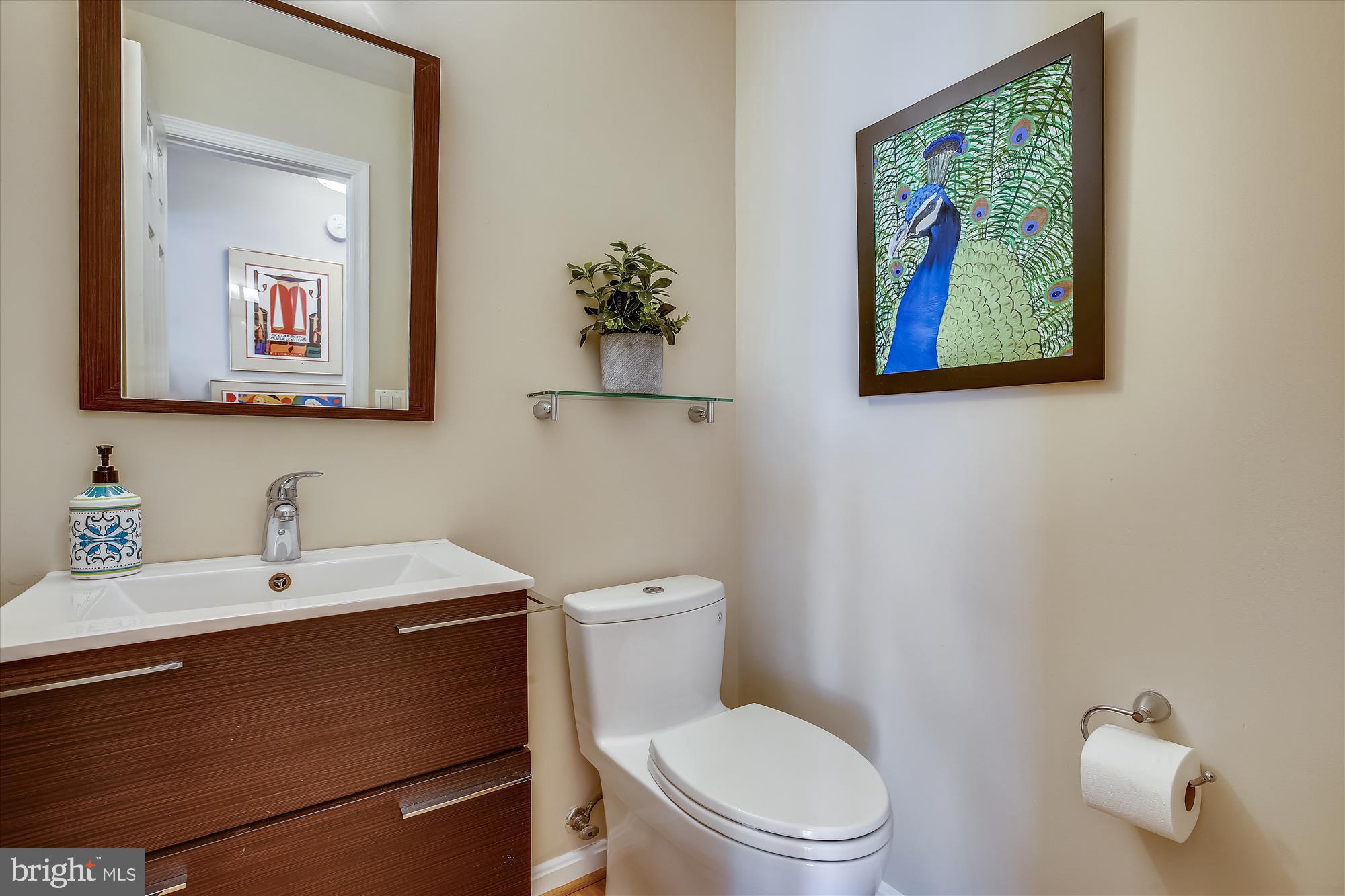 810 Bromley Street Silver Spring, MD 20902 - Photo 21 of 44 Main Level Powder Room