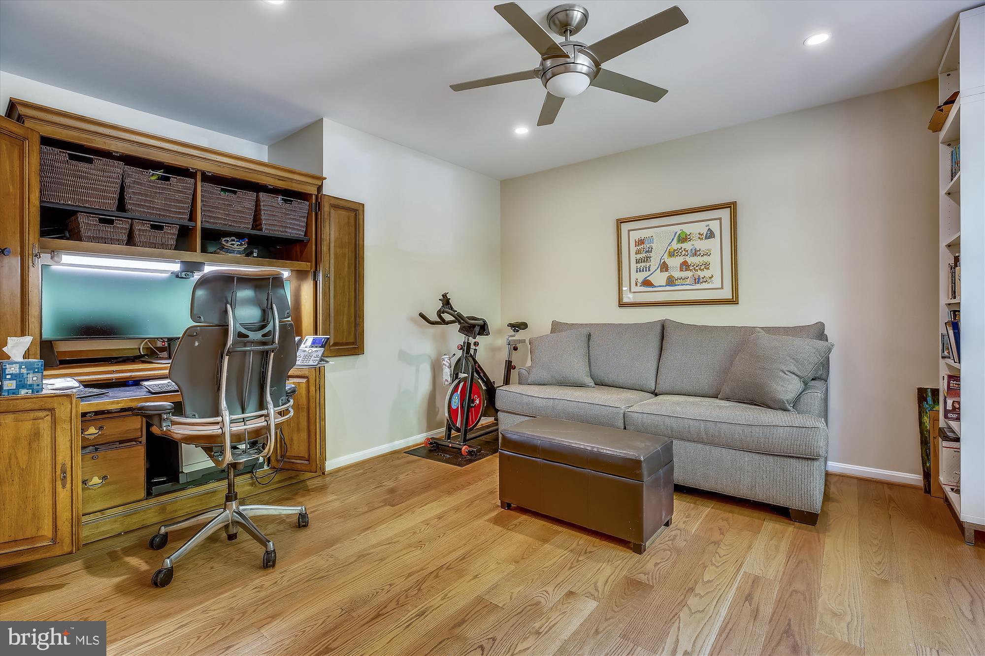 810 Bromley Street Silver Spring, MD 20902 - Photo 22 of 44 Main Level Office / Study