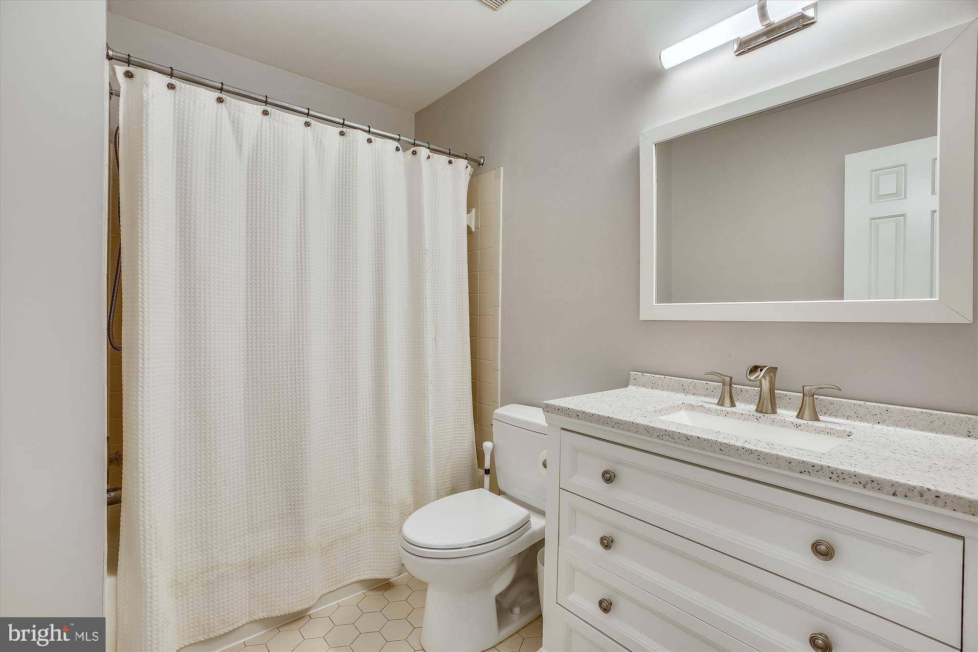 810 Bromley Street Silver Spring, MD 20902 - Photo 34 of 44 Bathroom 2