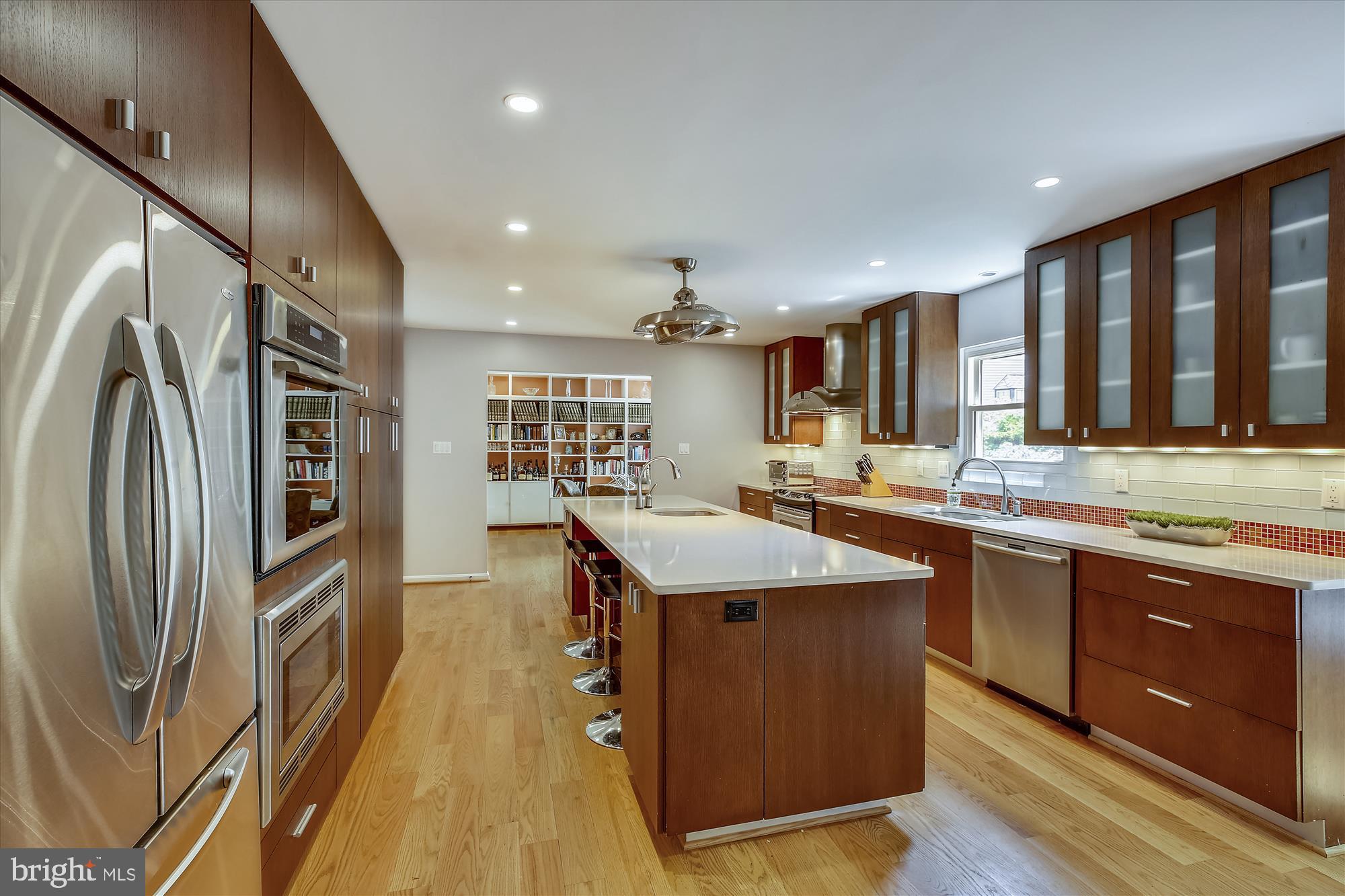 810 Bromley Street Silver Spring, MD 20902 - Photo 9 of 44 Kitchen / SS Appliances