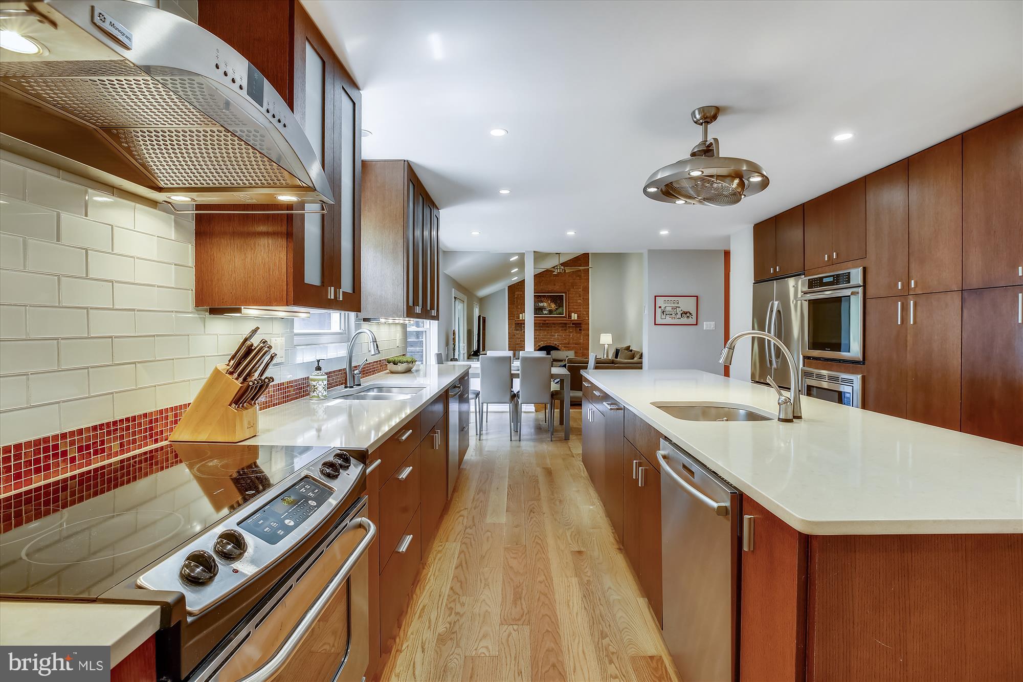 810 Bromley Street Silver Spring, MD 20902 - Photo 10 of 44 Kitchen / Island