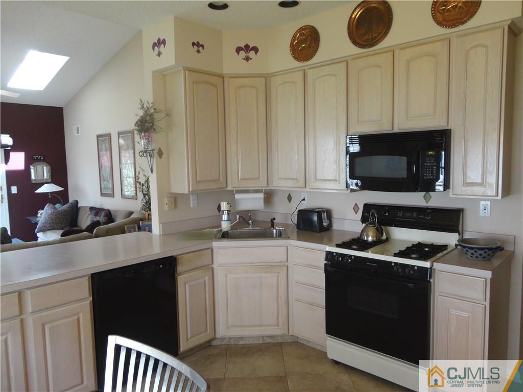 32 Chichester Road Monroe Township, NJ 08831 - Photo 18 of 25 Gallery Image 18