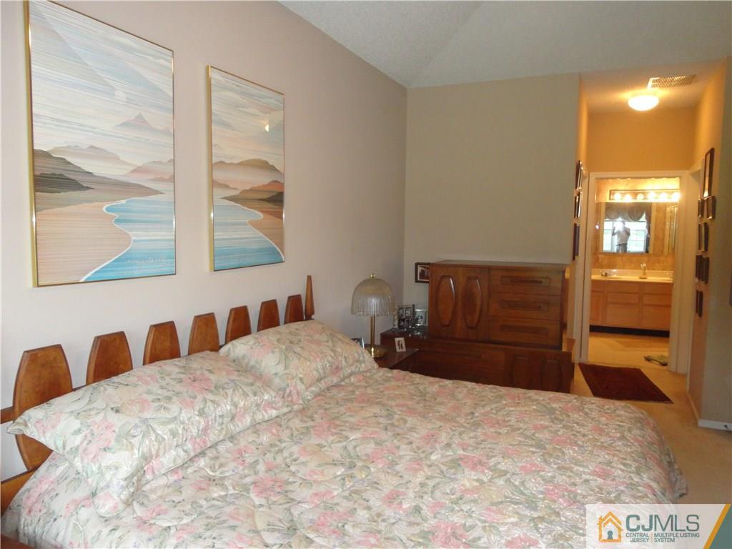32 Chichester Road Monroe Township, NJ 08831 - Photo 21 of 25 Gallery Image 21