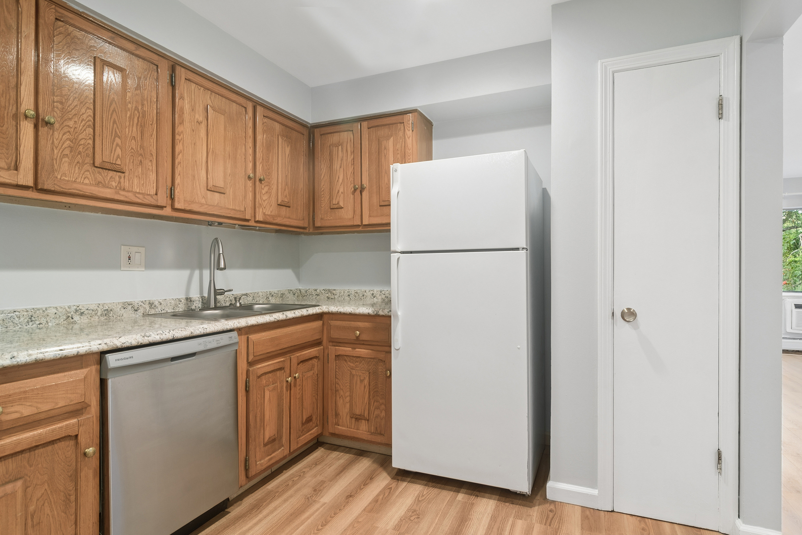 706 East Algonquin Road, Unit K204 Arlington Heights, IL 60005 - Photo 5 of 15 Gallery Image 5