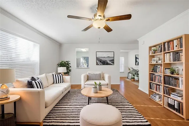 $289,900 | 622 Cape Cod Circle, Valrico, FL 33594