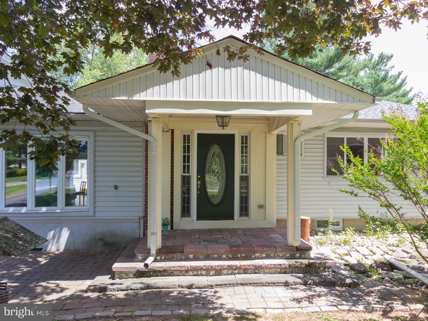 25 Dublin Road Pennington, NJ 08534 - Photo 2 of 18 Exterior Front