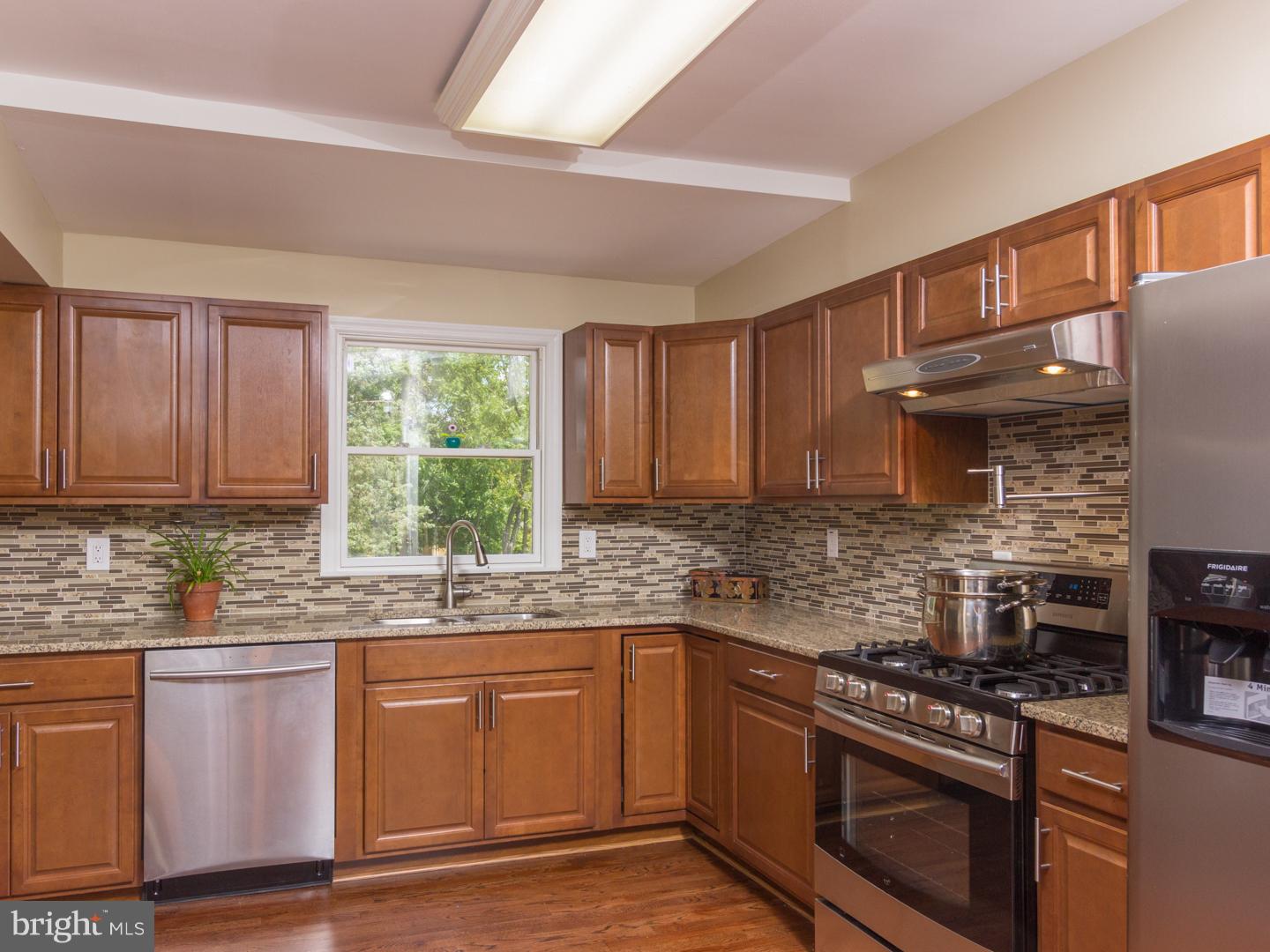 25 Dublin Road Pennington, NJ 08534 - Photo 5 of 18 Kitchen