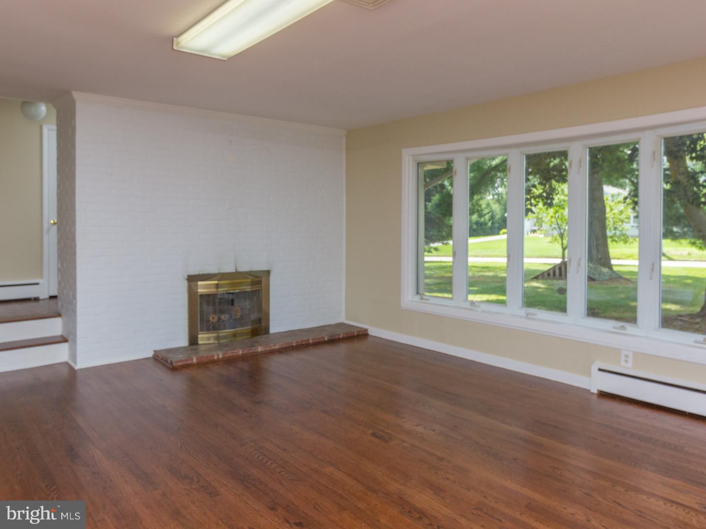 25 Dublin Road Pennington, NJ 08534 - Photo 6 of 18 Family Room