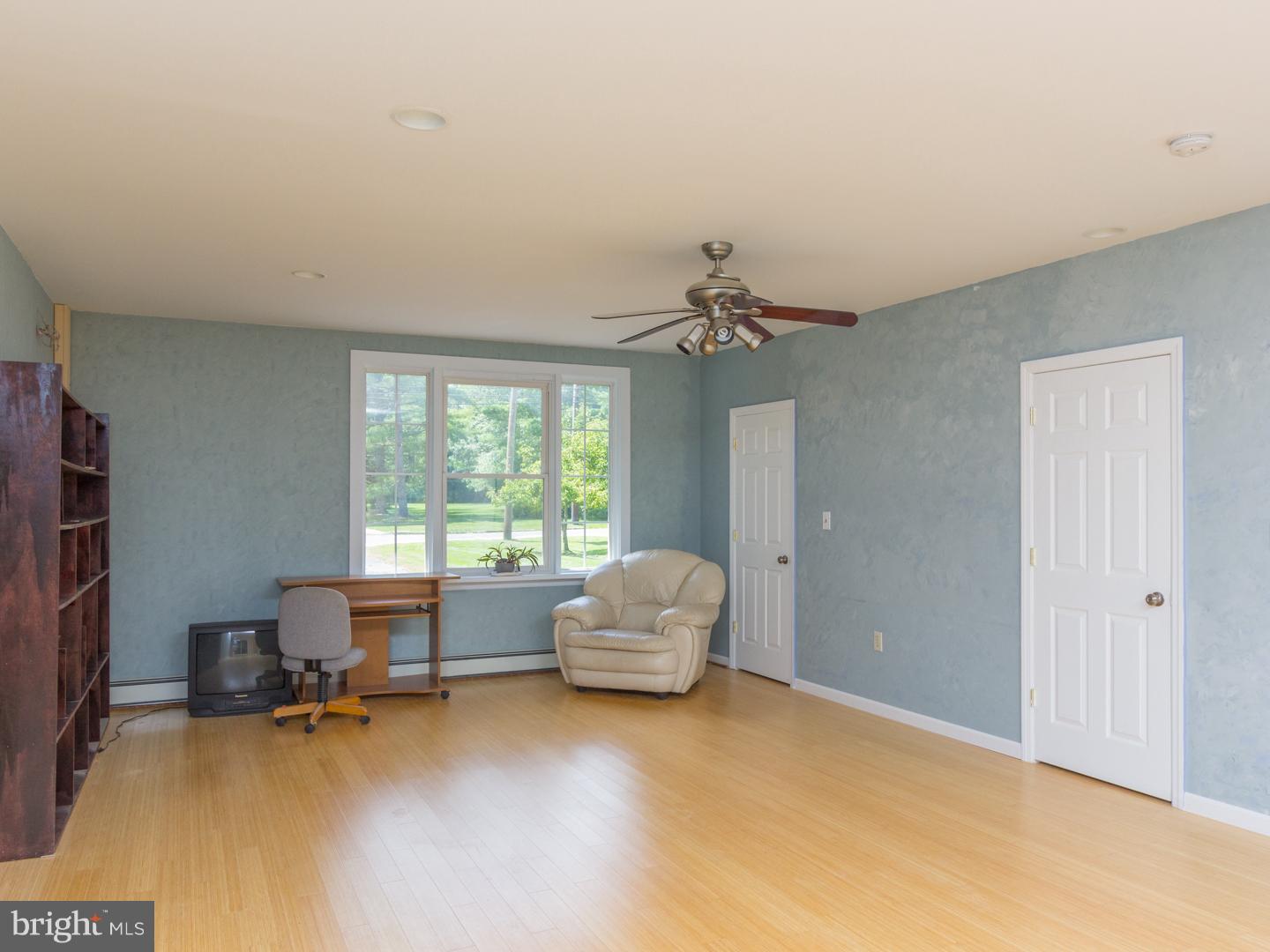25 Dublin Road Pennington, NJ 08534 - Photo 7 of 18 Family Room