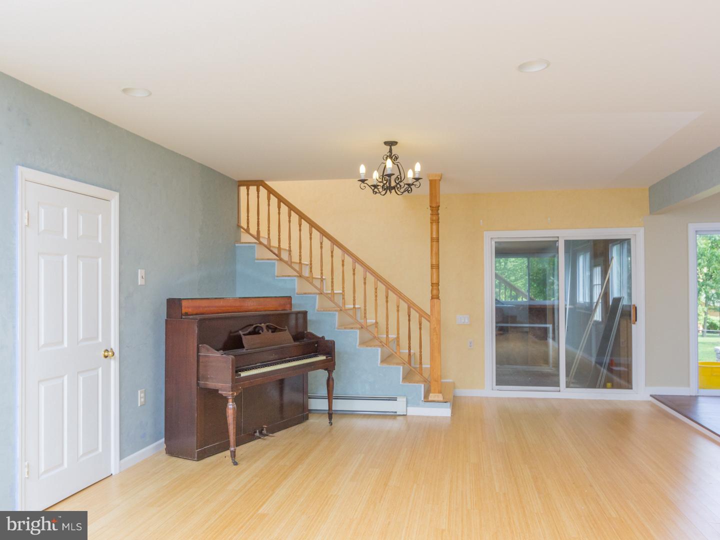 25 Dublin Road Pennington, NJ 08534 - Photo 8 of 18 Family Room