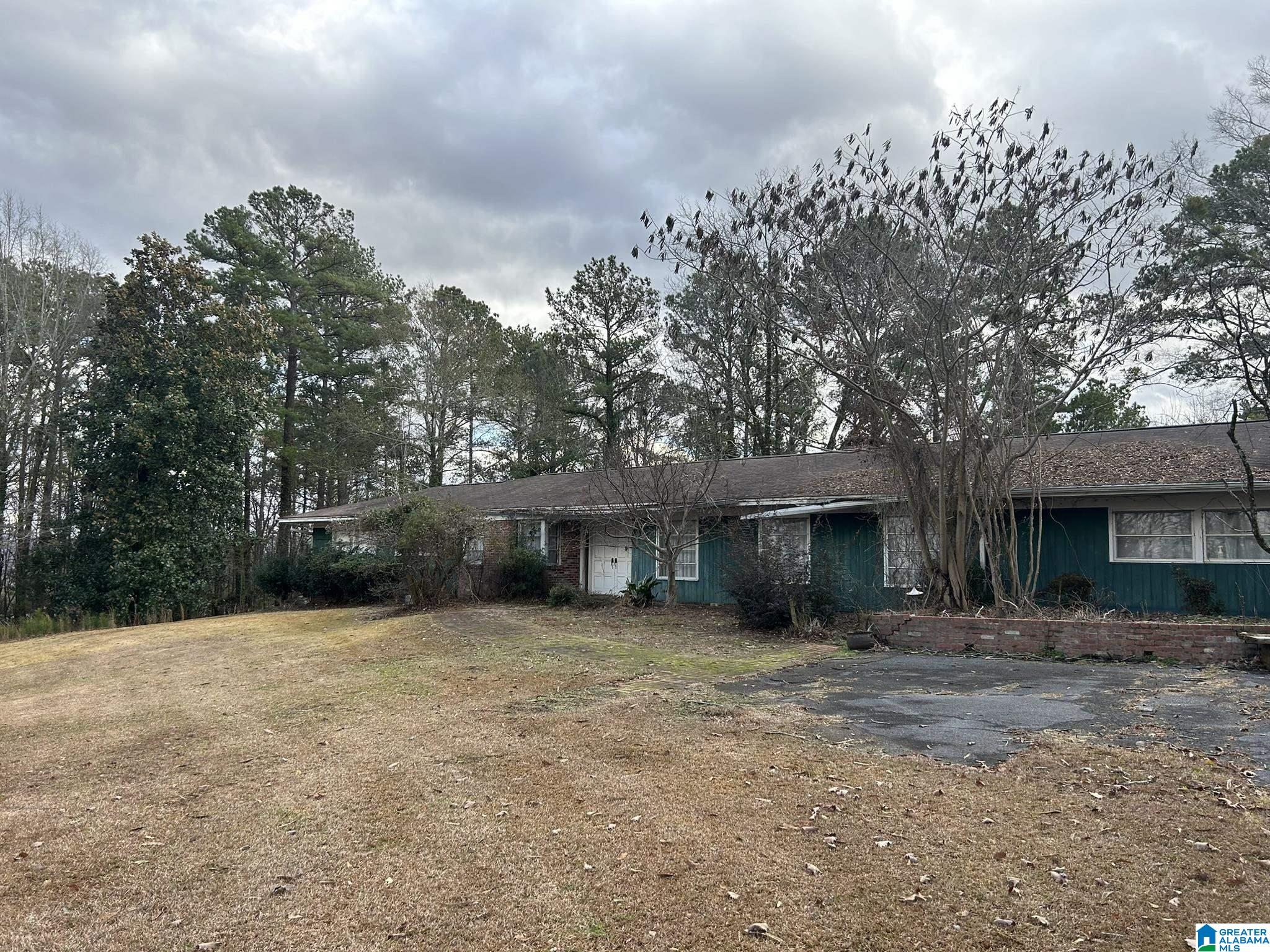 5 Hilltop Road Sylacauga, AL 35150 - Photo 1 of 11