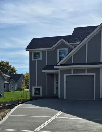 $599,900 | 509-511 West Smith Street, Spring Hill, KS 66083